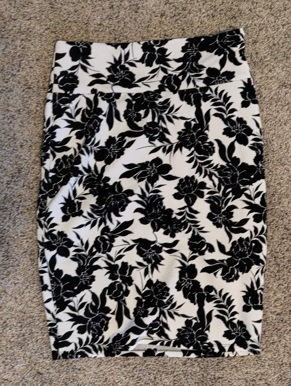 LuLaRoe Black and White Floral Pencil Skirt